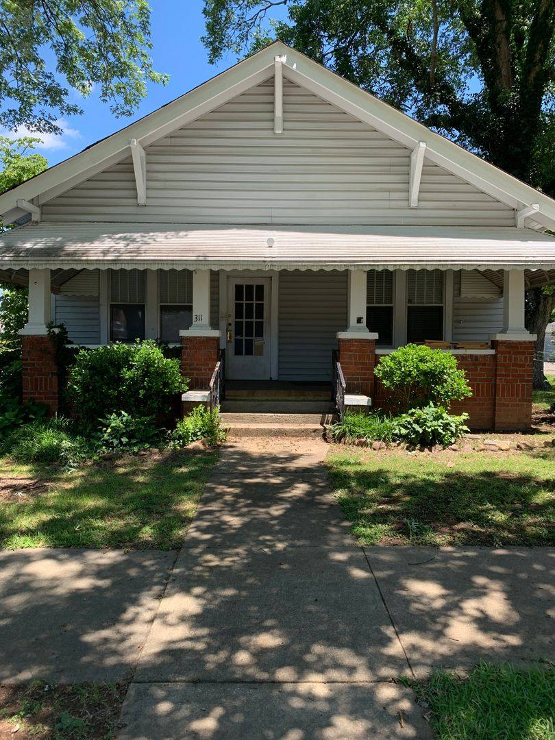 House for rent at 311 E 15th St, Anniston, AL 36207