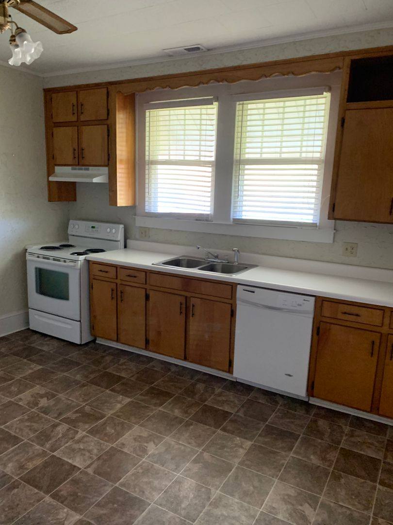 311 E 15th St, Anniston, AL 36207 - House for Rent - Image 2