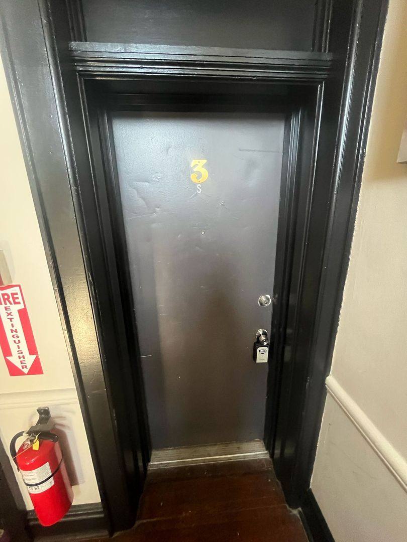 Apartment for rent at 154-158 S Potomac St, Hagerstown, MD 21740