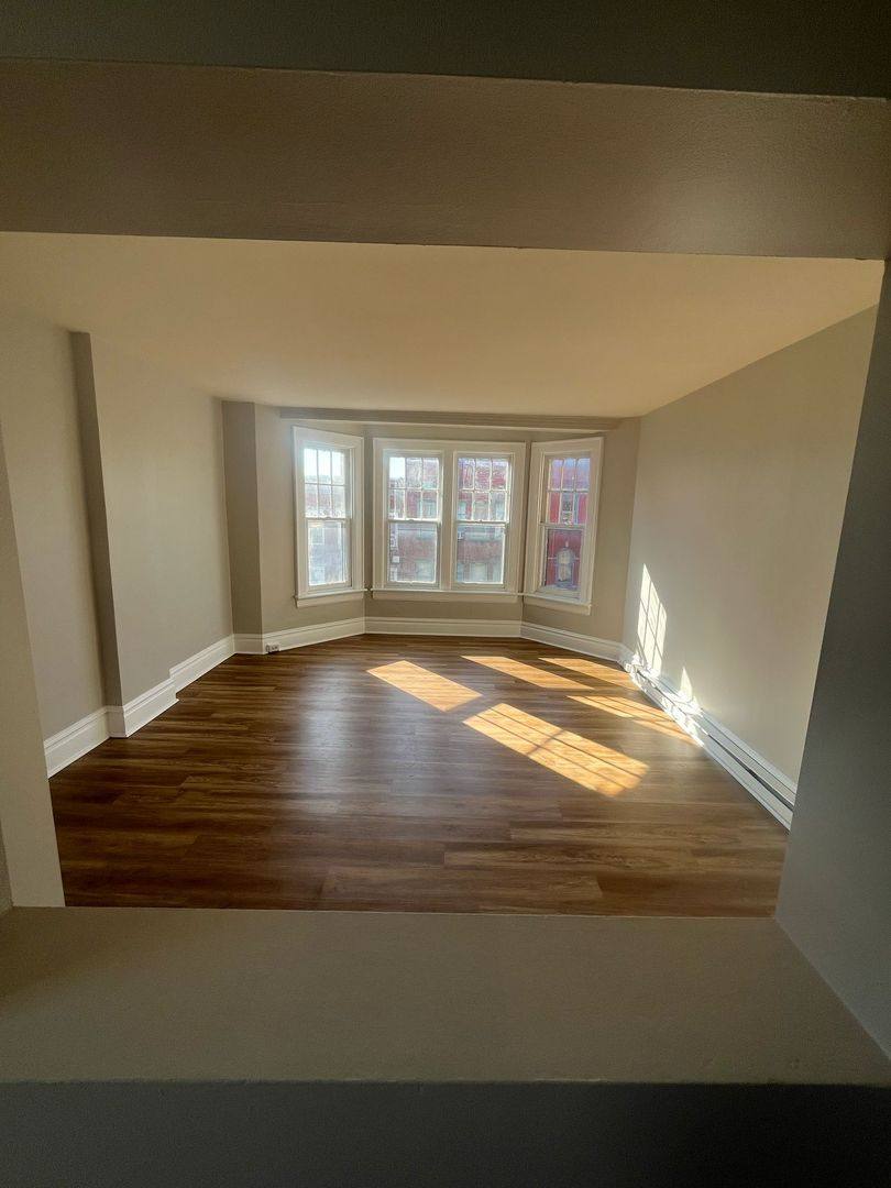 Apartment for rent at 154-158 S Potomac St, Hagerstown, MD 21740
