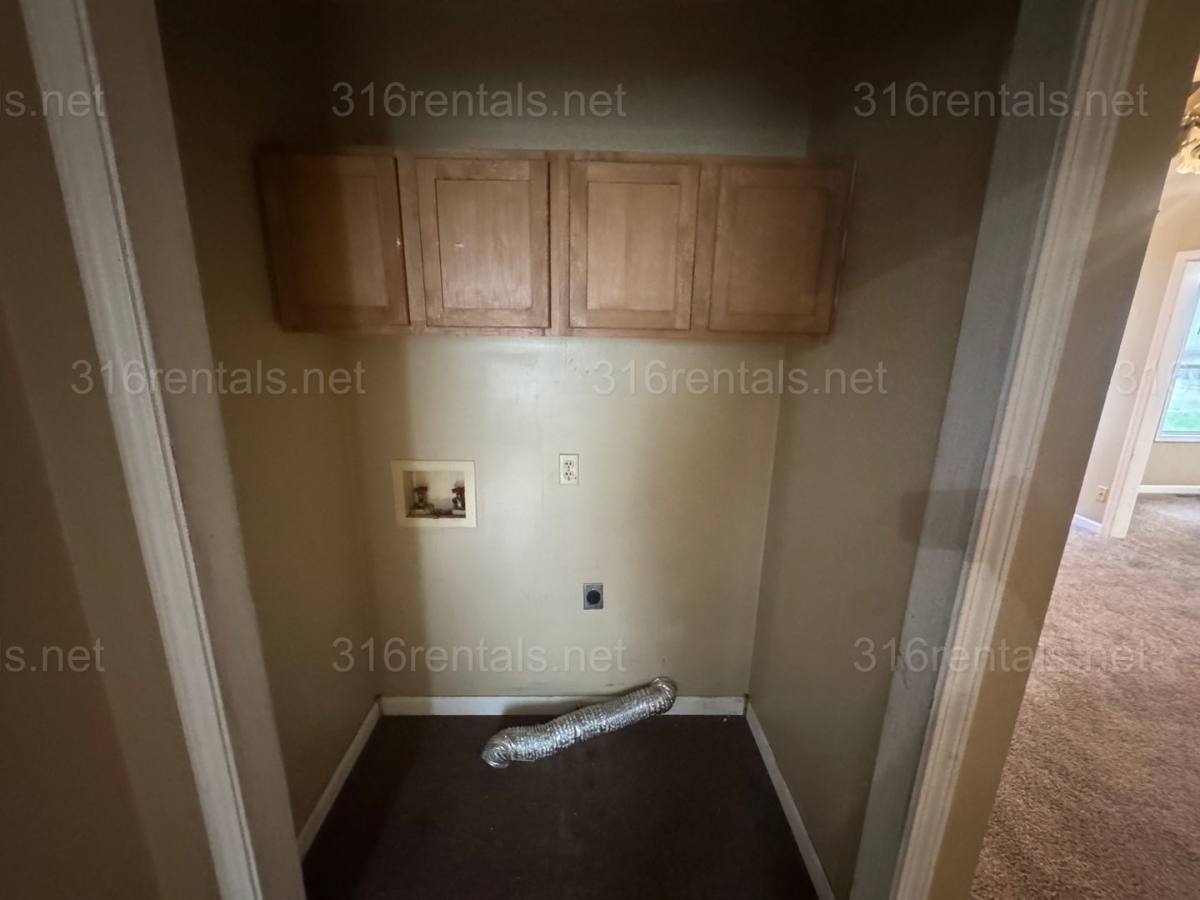 House for rent at 404 E 7th St, Newton, KS 67114