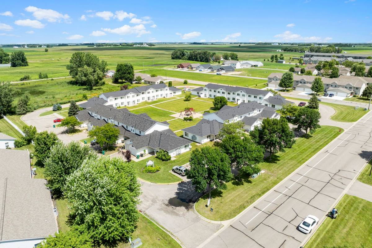 Townhouse for rent at 2401 14th St E, Glencoe, MN 55336