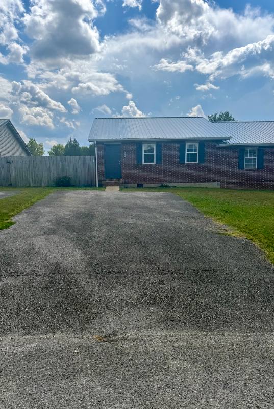 Apartment for rent at 104 Lauderdale Dr #104A, Glasgow, KY 42141