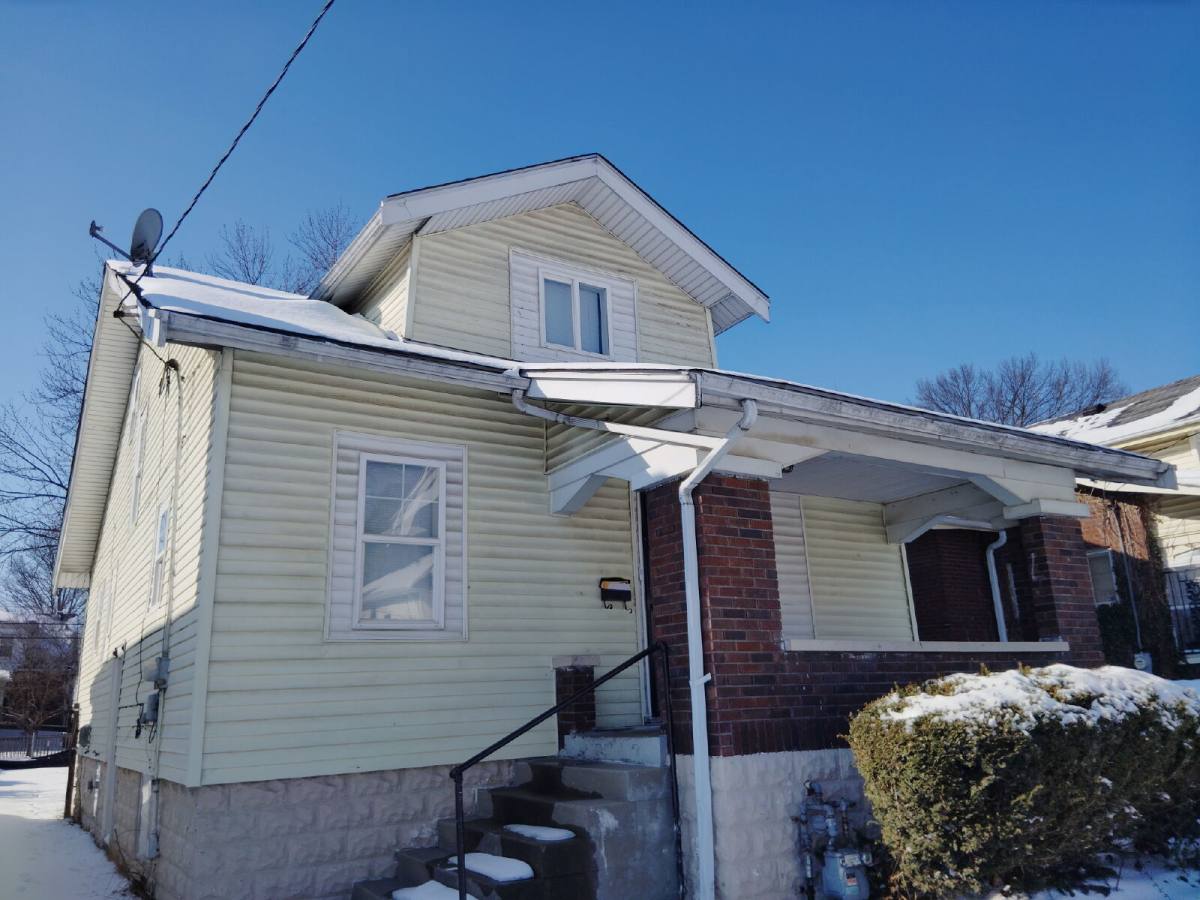 House for rent at 814 S 37th St, Louisville, KY 40211