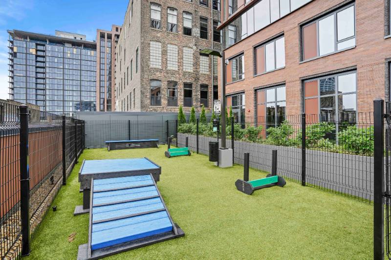 Apartment for rent at 100 Aberdeen St, Chicago, IL 60607
