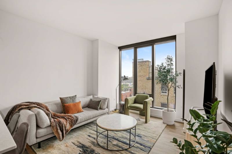Apartment for rent at 100 Aberdeen St, Chicago, IL 60607