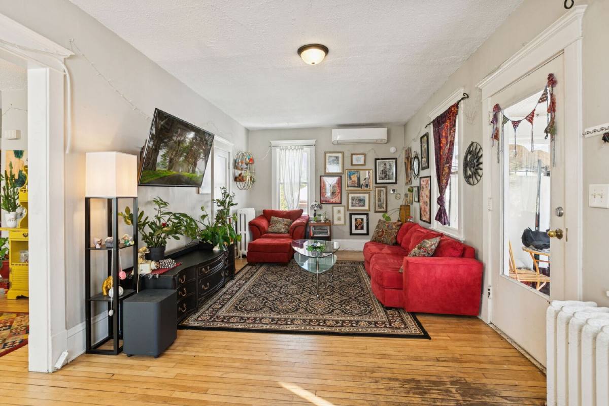 House for rent at 1609 Talmage Ave SE, Minneapolis, MN 55414