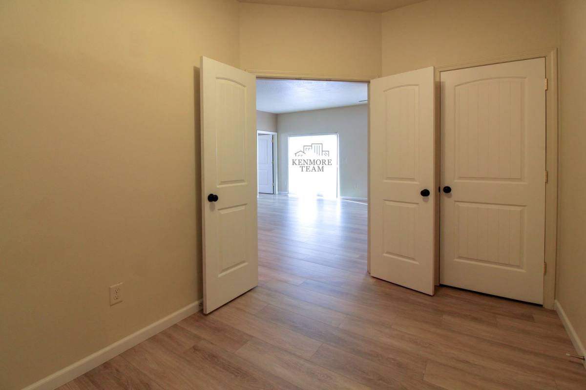Townhouse for rent at 114 S Tweedt Place, Kennewick, WA 99336