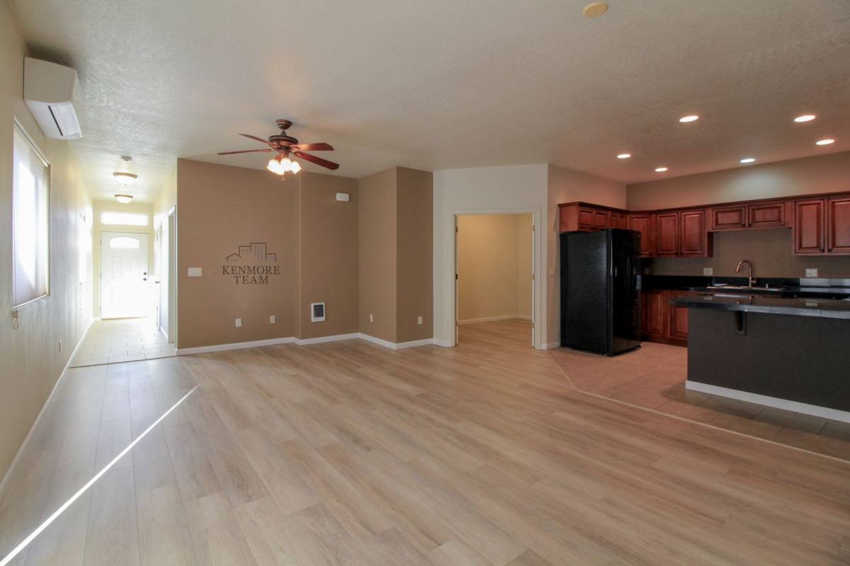 Townhouse for rent at 114 S Tweedt Place, Kennewick, WA 99336