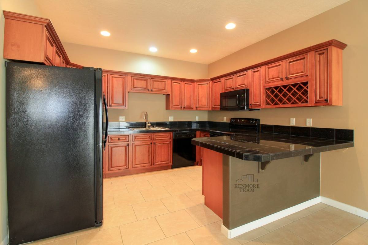 Townhouse for rent at 114 S Tweedt Place, Kennewick, WA 99336