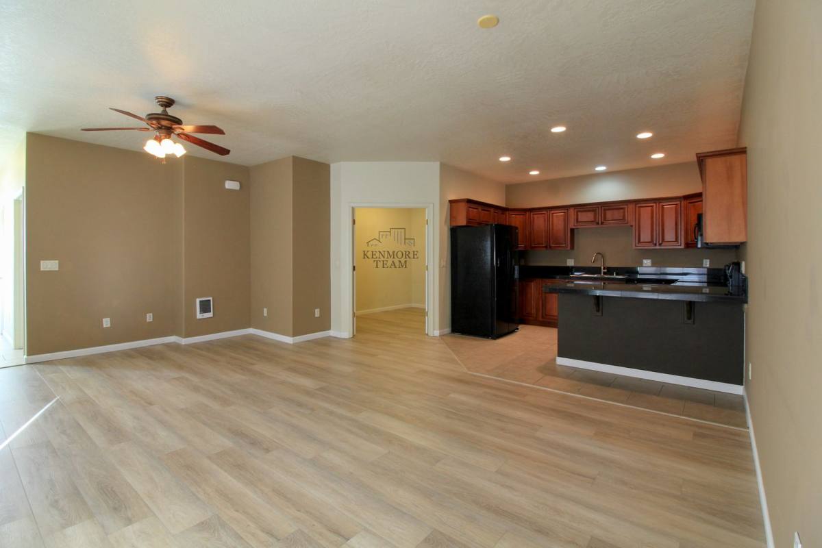 Townhouse for rent at 114 S Tweedt Place, Kennewick, WA 99336