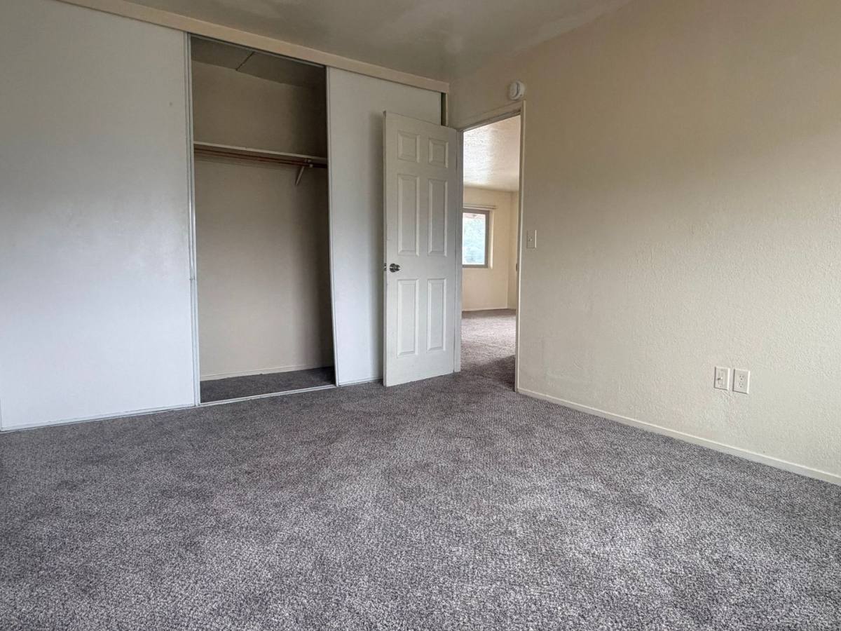 Apartment for rent at 516 W Valley Blvd, Tehachapi, CA 93561