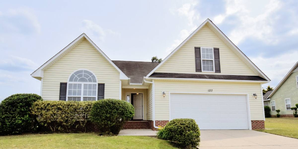 House for rent at 127 Blue Water Dr, Raeford, NC 28376