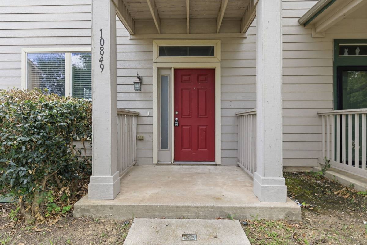 Townhouse for rent at 10849 Astor Dr, Keller, TX 76244