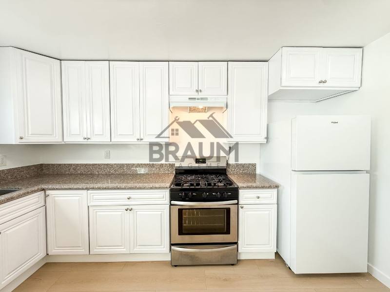 Apartment for rent at 13129 Oxnard St #4, Van Nuys, CA 91401