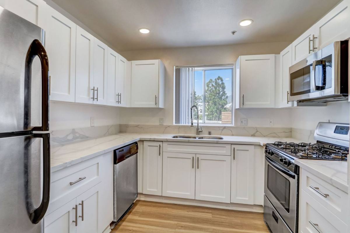 Apartment for rent at 16070 Sunset Blvd, Pacific Palisades, CA 90272