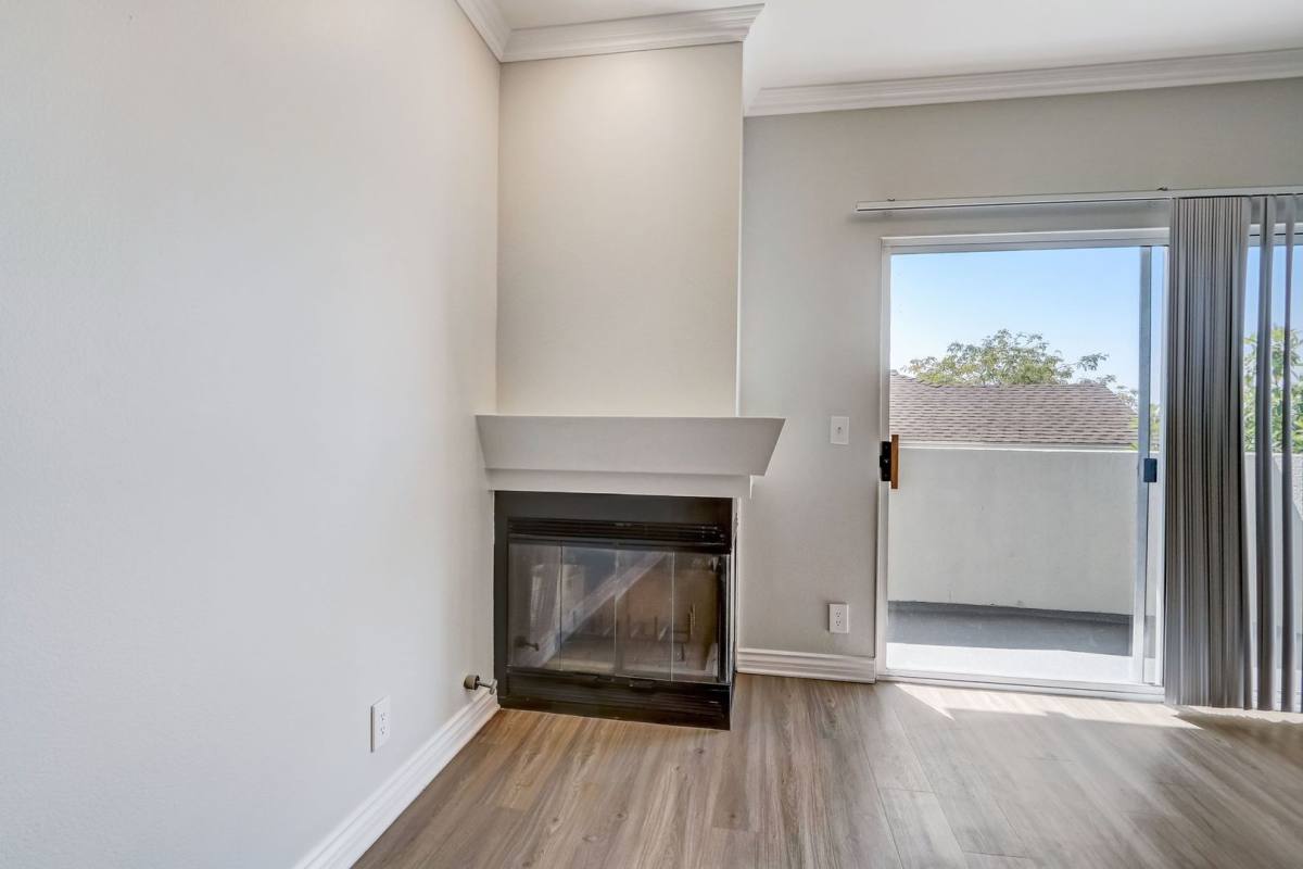 Apartment for rent at 16070 Sunset Blvd, Pacific Palisades, CA 90272