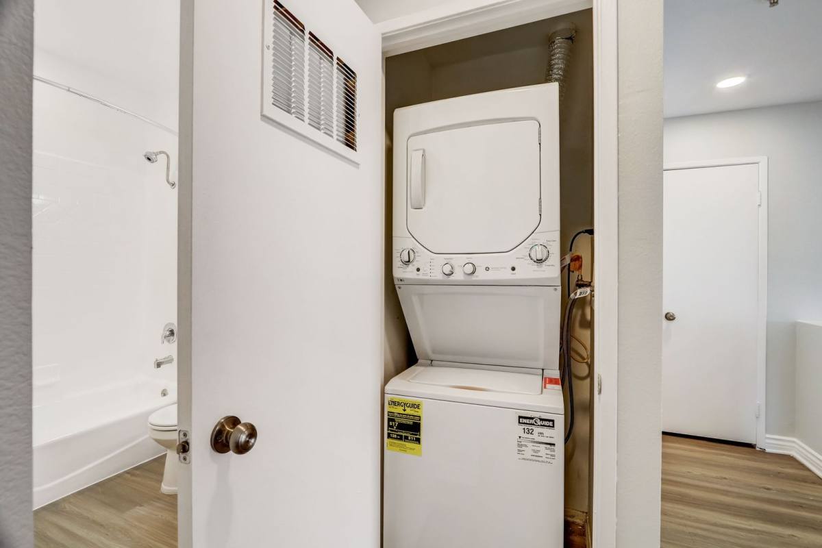 Apartment for rent at 16070 Sunset Blvd, Pacific Palisades, CA 90272