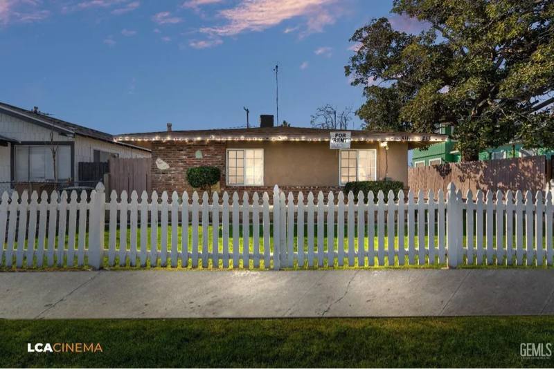 Apartment for rent at 311 F St, Bakersfield, CA 93304