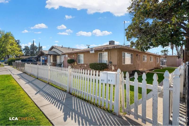 Apartment for rent at 311 F St, Bakersfield, CA 93304