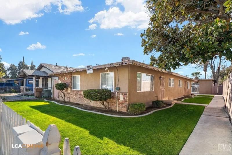 Apartment for rent at 311 F St, Bakersfield, CA 93304