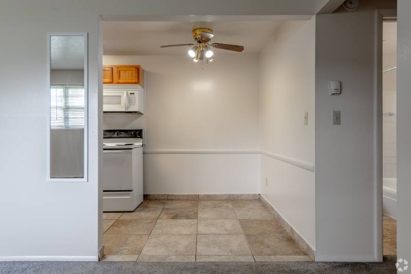 Apartment for rent at 2811 Parkman Rd #62, Warren, OH 44485