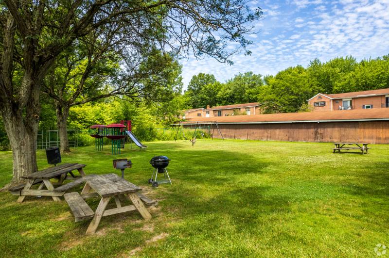 Apartment for rent at 2811 Parkman Rd #62, Warren, OH 44485