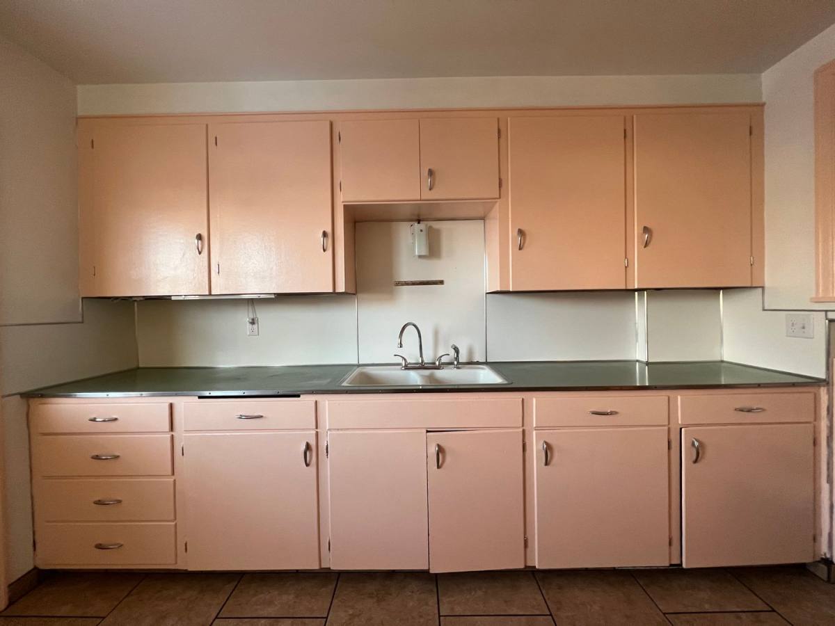 Apartment for rent at 403-405 1 2 W Granite, Butte, MT 59701