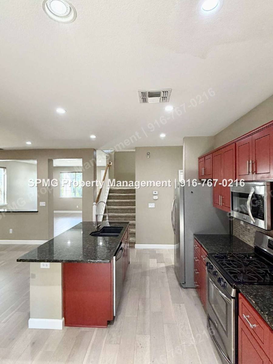 House for rent at 609 Granada Pass Dr, Roseville, CA 95678