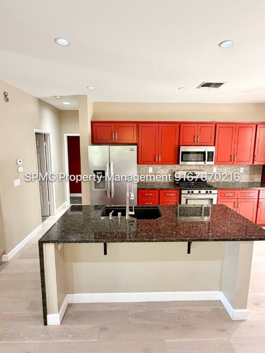 House for rent at 609 Granada Pass Dr, Roseville, CA 95678