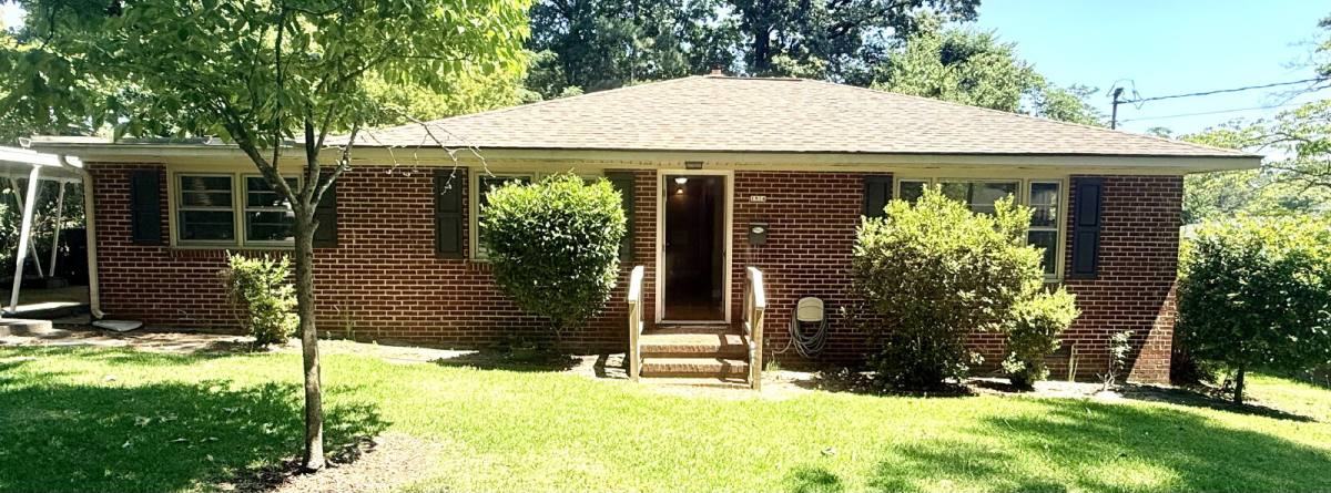 House for rent at 1914 Cherokee Dr, Fayetteville, NC 28303