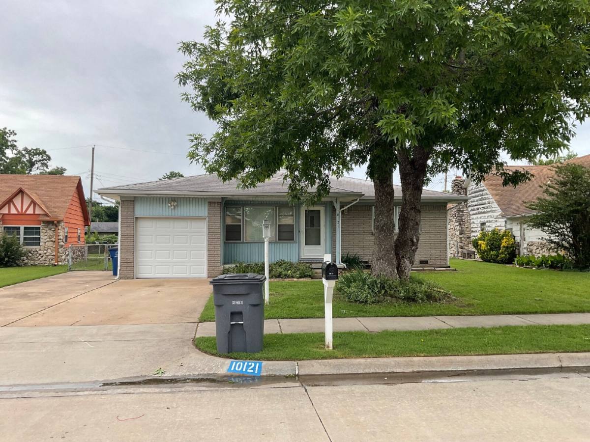House for rent at 10121 E 22nd St, Tulsa, OK 74129