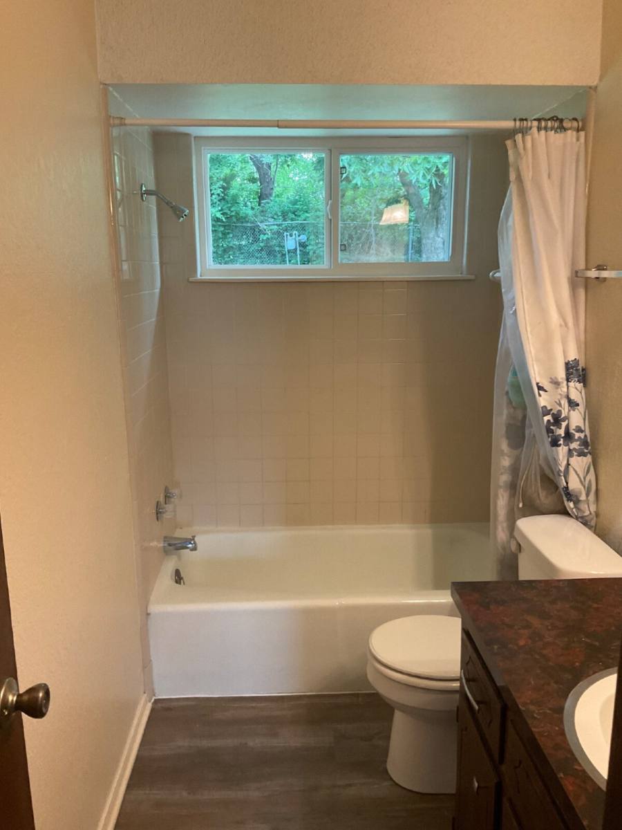 House for rent at 318 S 161st E Place, Tulsa, OK 74108