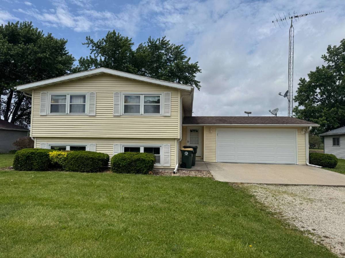 House for rent at 3639 Illinois #71, Sheridan, IL 60551