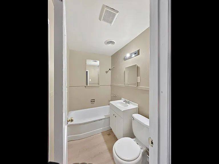 House for rent at 1978 Sparks St, Memphis, TN 38106