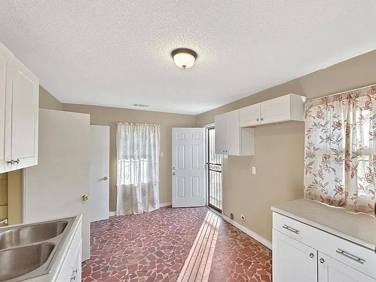 House for rent at 1978 Sparks St, Memphis, TN 38106