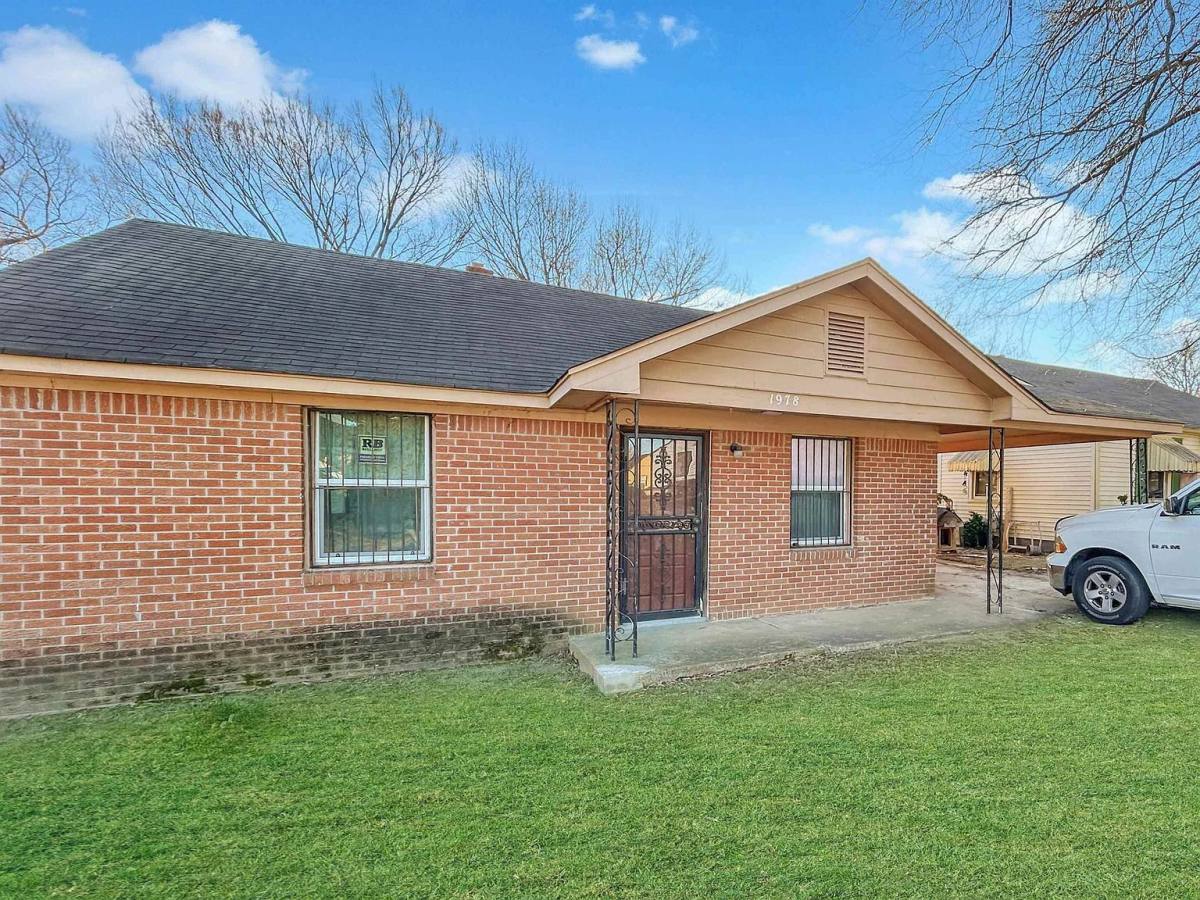 House for rent at 1978 Sparks St, Memphis, TN 38106