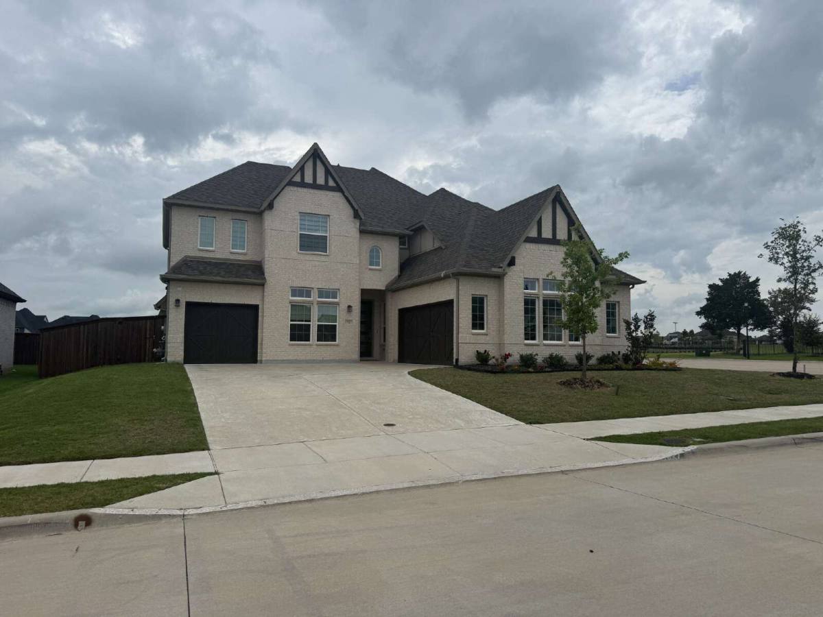 House for rent at 1927 Pebble Lane, Rockwall, TX 75087