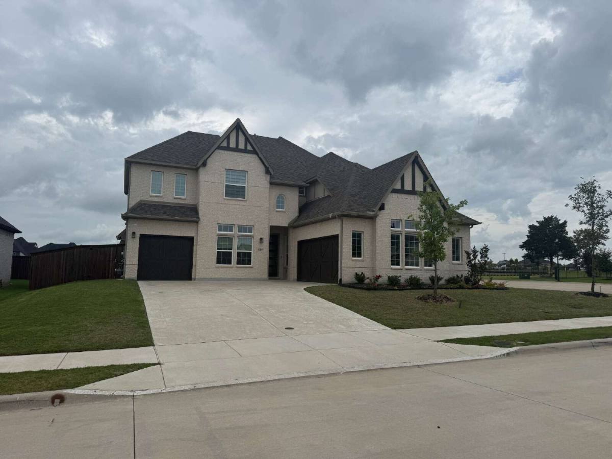 House for rent at 1927 Pebble Lane, Rockwall, TX 75087