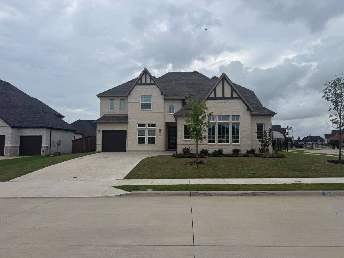 House for rent at 1927 Pebble Lane, Rockwall, TX 75087