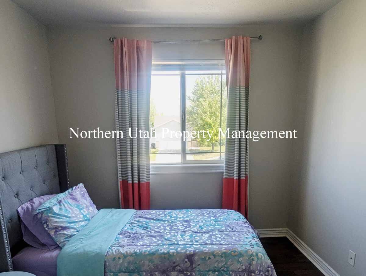 House for rent at 1287 W 2000 N, Clearfield, UT 84015