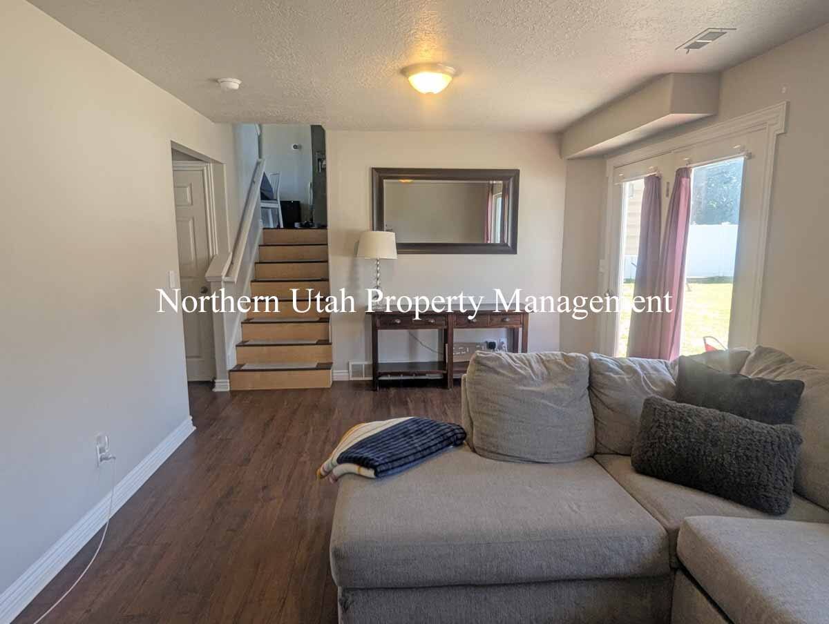 House for rent at 1287 W 2000 N, Clearfield, UT 84015