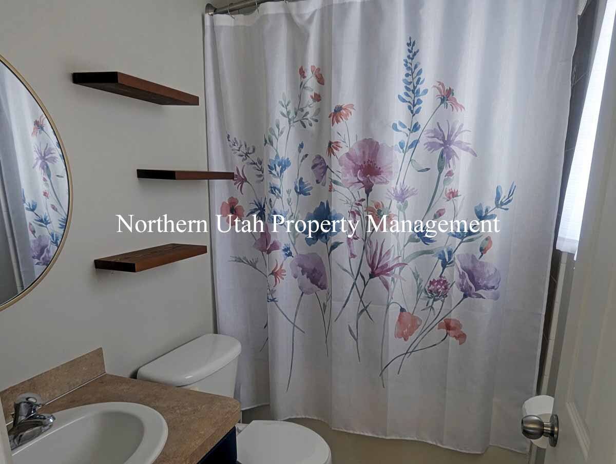 House for rent at 1287 W 2000 N, Clearfield, UT 84015