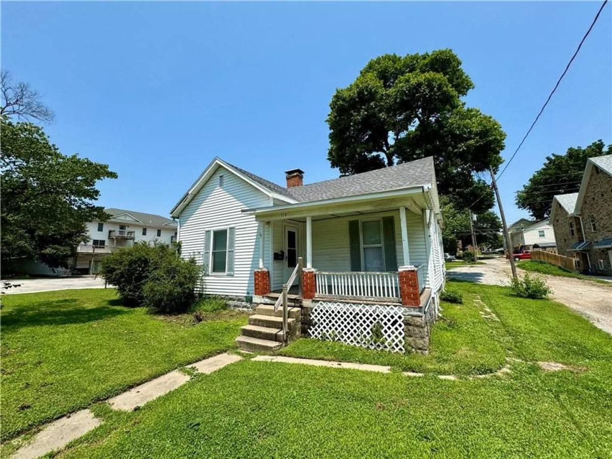 House for rent at 309 Broad St, Warrensburg, MO 64093
