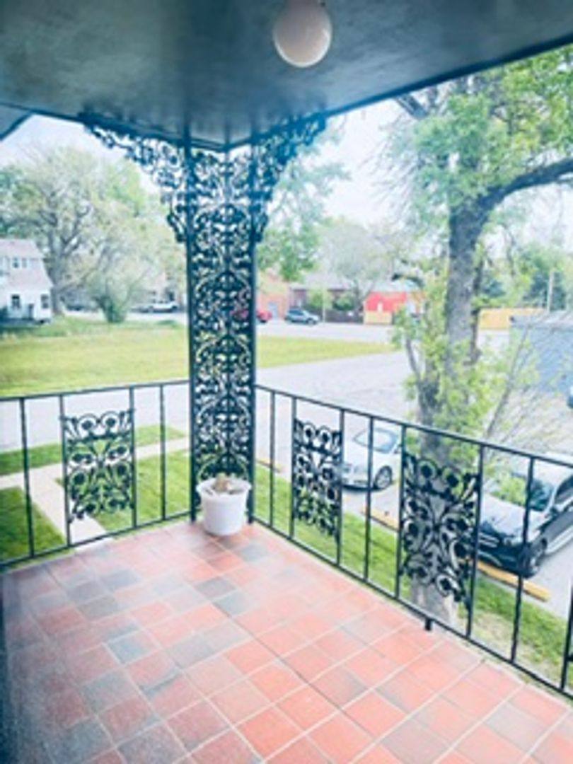 Apartment for rent at 4315 Charles St, Omaha, NE 68131