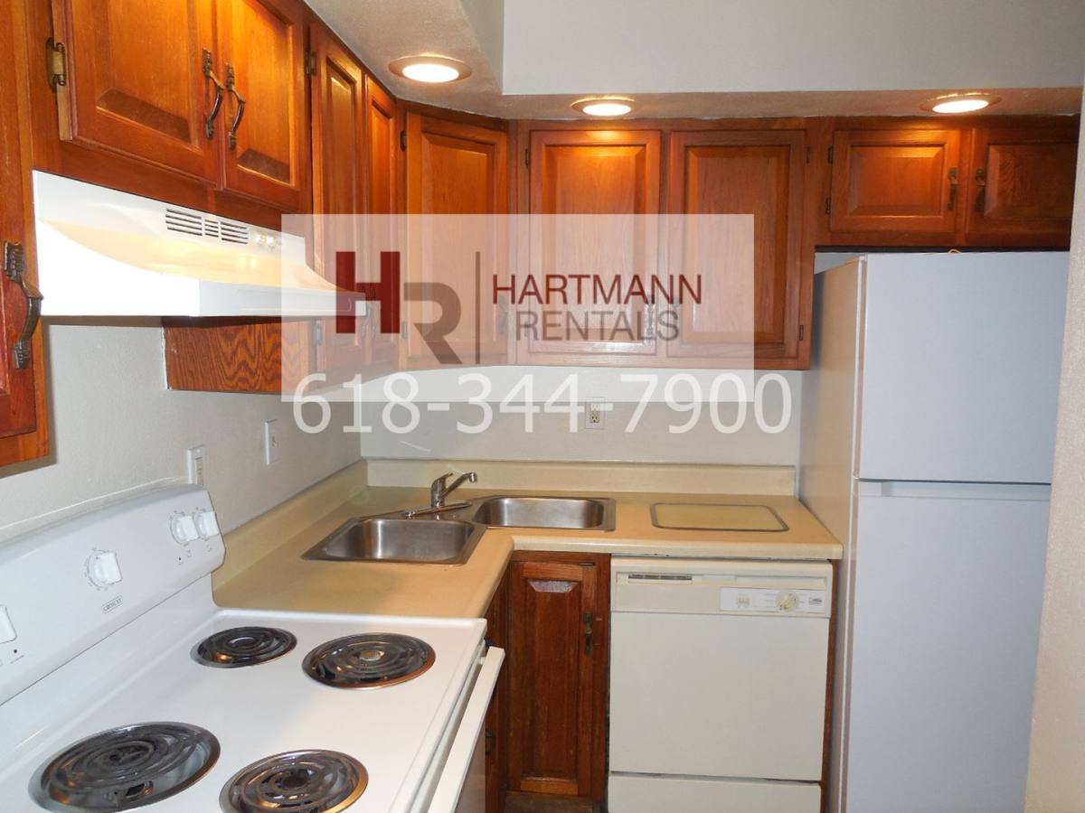 Apartment for rent at 626 Greenwood, Collinsville, IL 62234