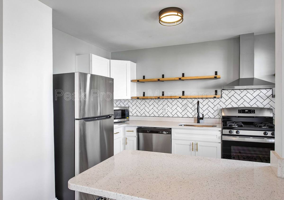 Townhouse for rent at 402 S Center St, Ashland, VA 23005