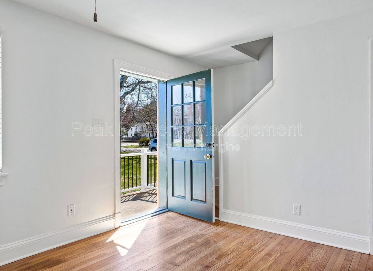 Townhouse for rent at 402 S Center St, Ashland, VA 23005