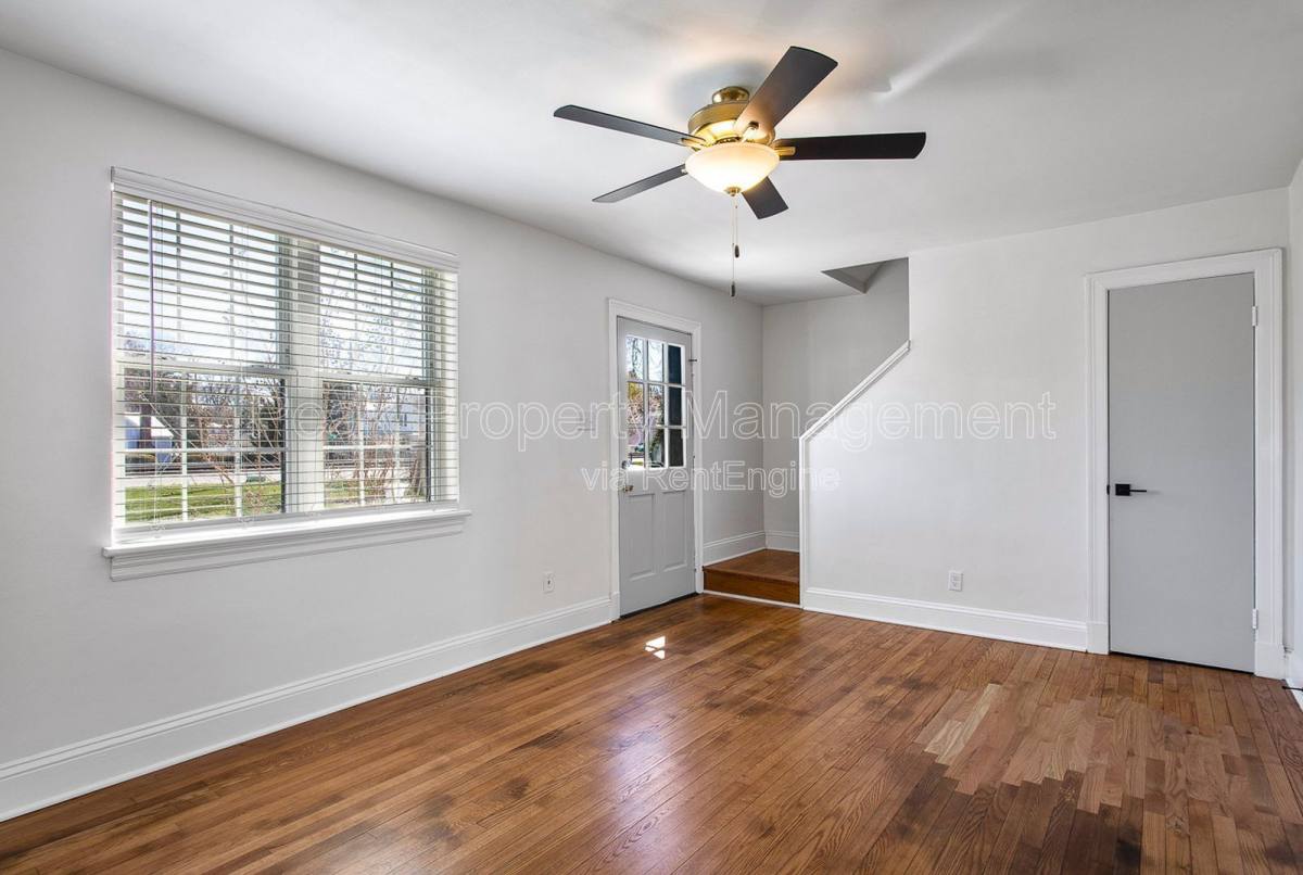 Townhouse for rent at 402 S Center St, Ashland, VA 23005