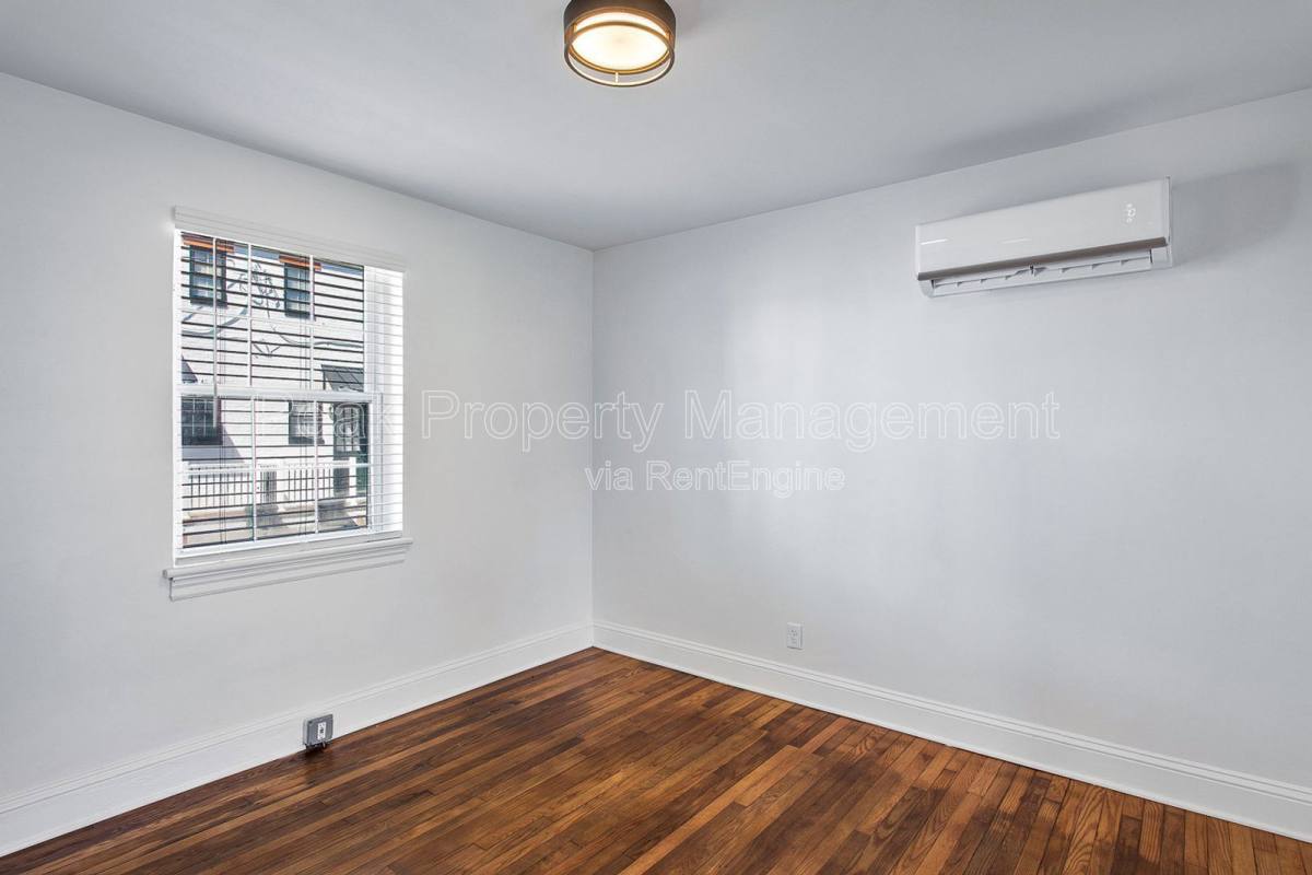 Townhouse for rent at 402 S Center St, Ashland, VA 23005